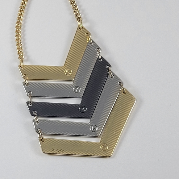 Chevron Mixed Metal Necklace. - Picture 7 of 7